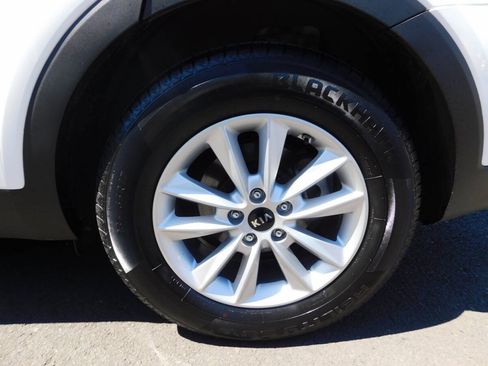Used 2020 Kia Sorento LX w/ LX I4 Convenience Package AWD/4WD image 24