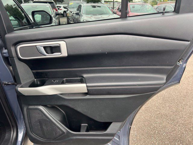 Used 2021 Ford Explorer XLT w/ Equipment Group 202A AWD/4WD image 12