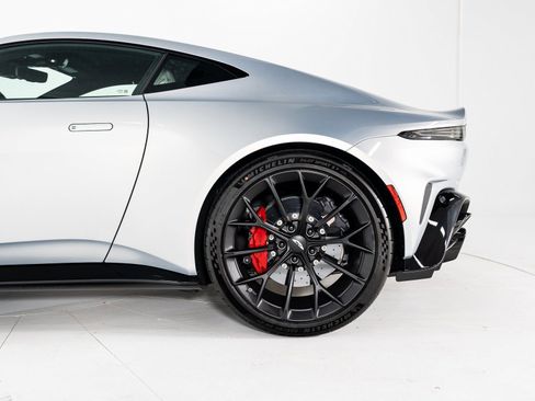 Used 2025 Aston Martin V8 Vantage Coupe RWD image 33