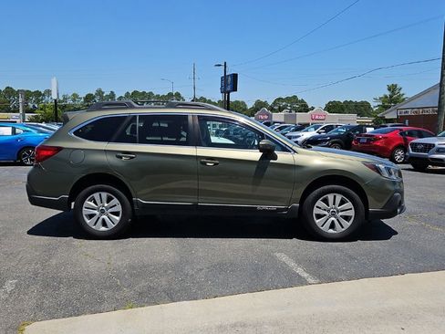 Used 2018 Subaru Outback 2.5i Premium AWD/4WD image 9