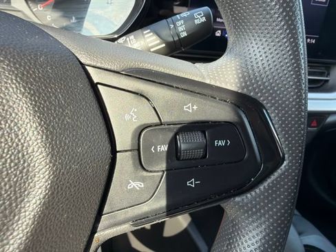 Used 2025 Chevrolet Trax LS FWD image 26