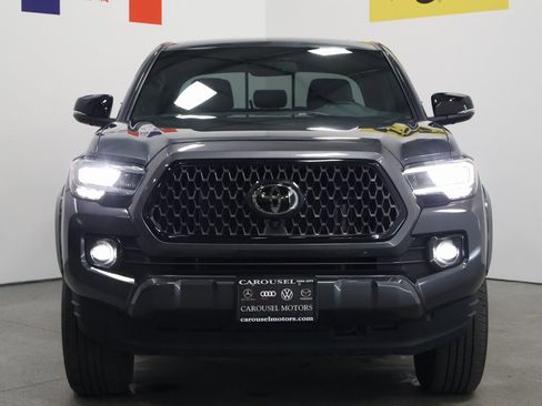 Used 2022 Toyota Tacoma Limited image 7