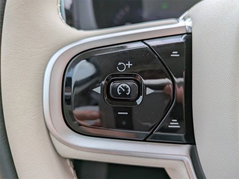 New 2026 Volvo XC60 B5 Ultra w/ Protection Package Premier image 25