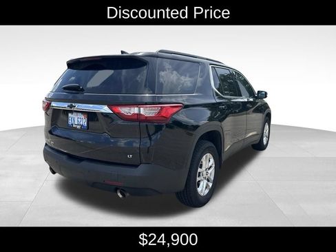 Used 2021 Chevrolet Traverse LT AWD/4WD image 3