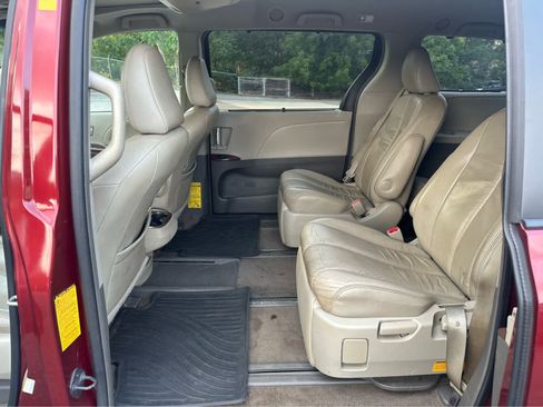 Used 2014 Toyota Sienna XLE AWD/4WD image 22