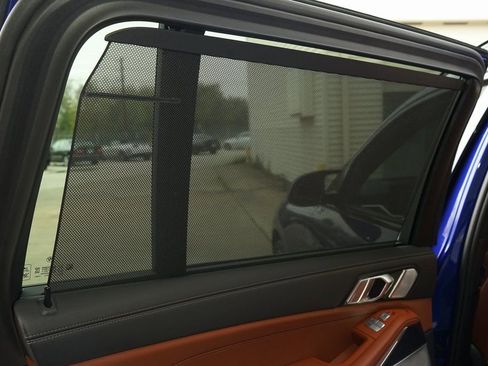 Used 2024 BMW X7 M60i image 18