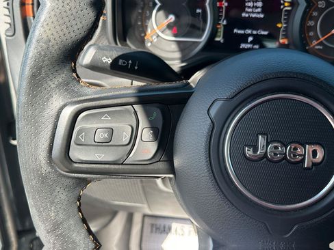 Used 2024 Jeep Gladiator Mojave w/ Convenience Group AWD/4WD image 17
