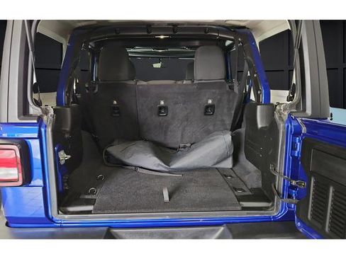 Used 2018 Jeep Wrangler Unlimited Sport AWD/4WD image 27