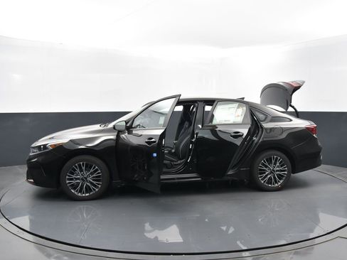 Used 2024 Kia Forte GT-Line w/ GT-Line Premium Package image 35