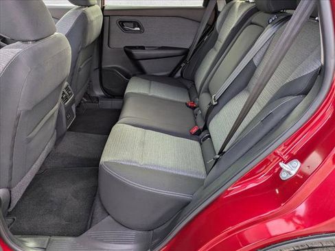 Used 2022 Nissan Rogue SV image 18