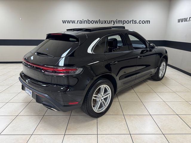 Used 2025 Porsche Macan AWD/4WD image 6