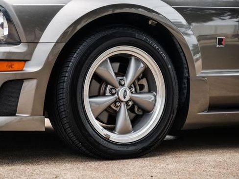 Used 2005 Ford Mustang GT Premium RWD image 45