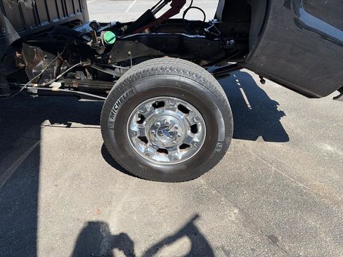 Used 2015 Ford F350 XLT w/ XLT Premium Package image 14