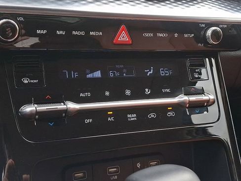 Used 2024 Kia Carnival SX Prestige FWD image 18