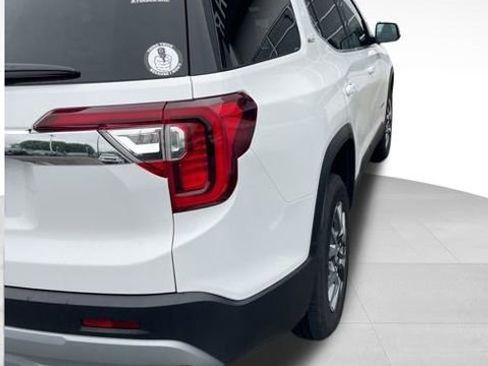 Used 2023 GMC Acadia SLT FWD image 6