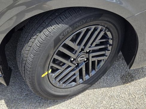 New 2027 Nissan Sentra SV w/ Floor Mat Package FWD image 5