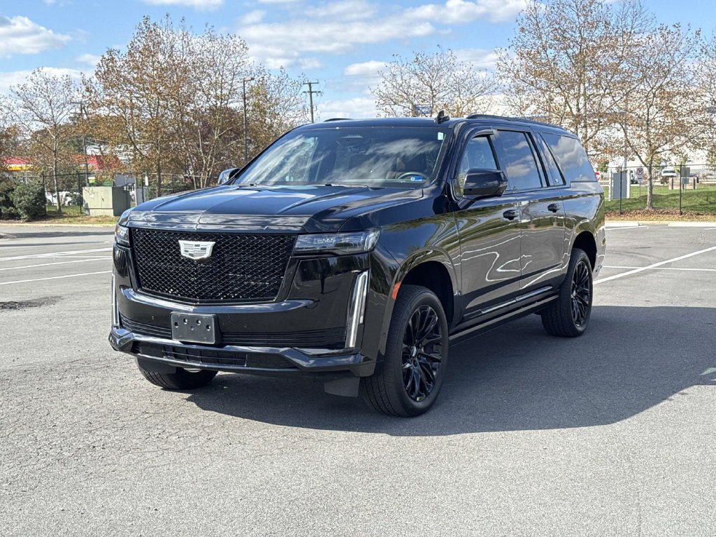 Used 2024 Cadillac Escalade ESV Sport w/ LPO, ONYX Package AWD/4WD image 20