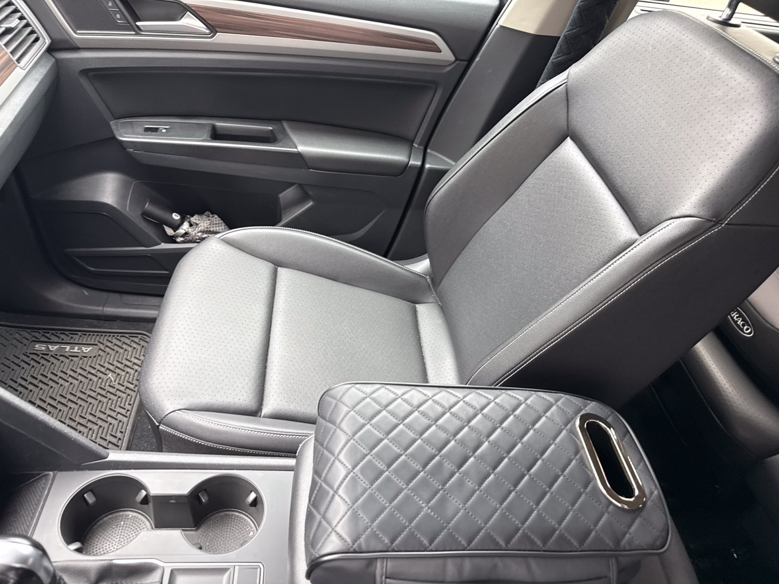 Used 2021 Volkswagen Atlas SE FWD image 4