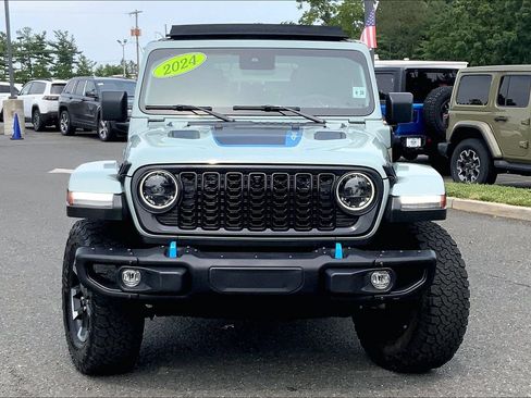 Used 2024 Jeep Wrangler Unlimited Rubicon 4xe AWD/4WD image 3