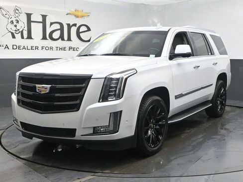 Used 2019 Cadillac Escalade Luxury AWD/4WD image 36