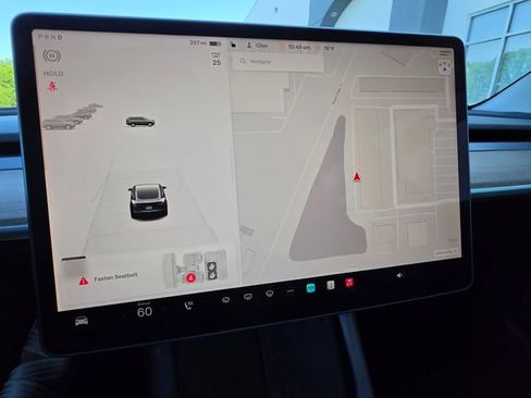 Used 2022 Tesla Model 3 Long Range AWD/4WD image 55