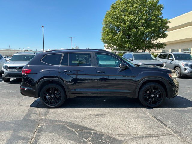 Certified 2023 Volkswagen Atlas SEL R-Line AWD/4WD image 2