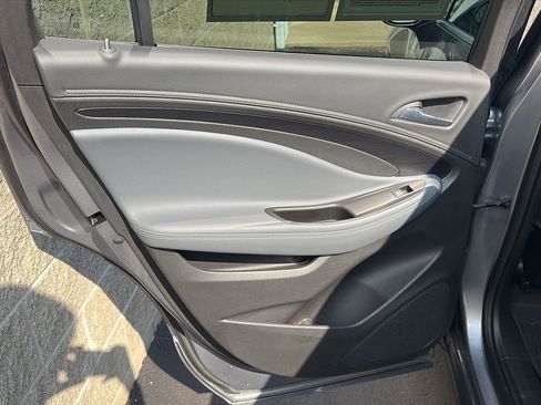 Used 2019 Buick Envision Essence image 28