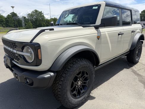 New 2026 Ford Bronco Badlands AWD/4WD image 4