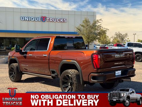 Used 2024 GMC Sierra 2500 Denali Ultimate image 9