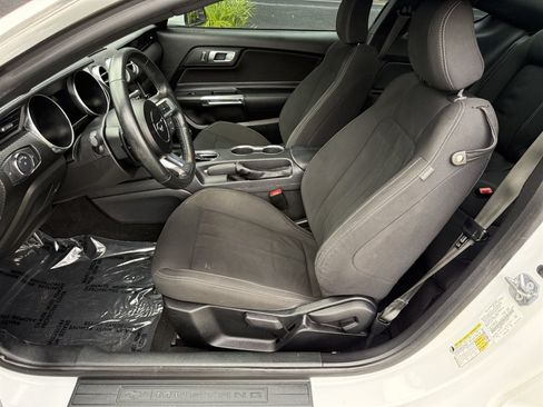 Used 2020 Ford Mustang Coupe RWD image 13