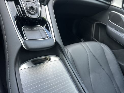 Used 2024 Acura RDX SH-AWD image 20