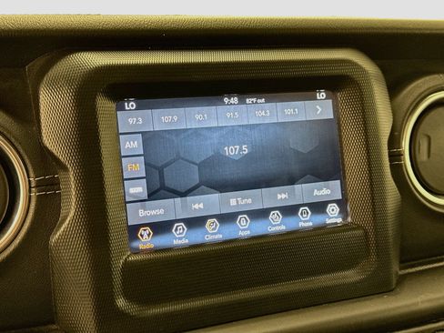Used 2018 Jeep Wrangler Unlimited Sahara w/ LED Lighting Group AWD/4WD image 21