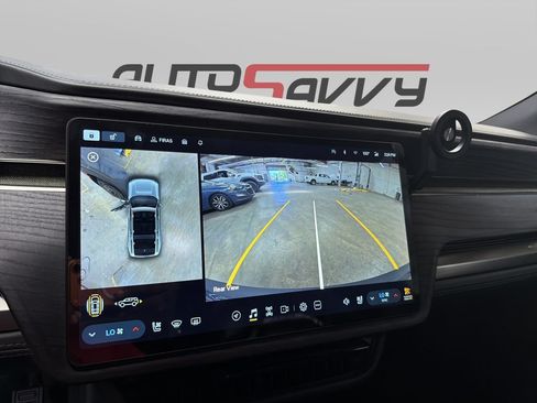 Used 2025 Rivian R1S Adventure AWD/4WD image 14
