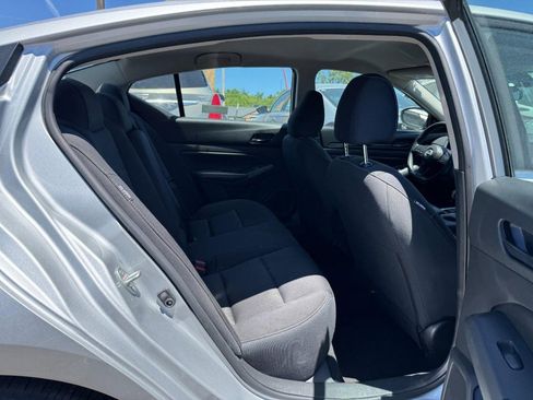 Used 2023 Nissan Altima 2.5 S FWD image 12