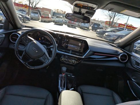 Used 2025 Chevrolet Trax RS w/ Driver Confidence Package image 15