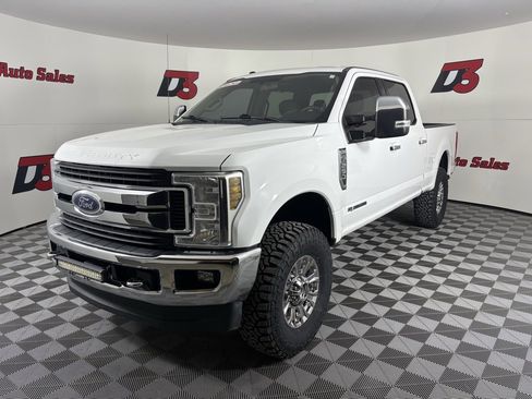 Used 2019 Ford F250 XLT w/ XLT Premium Package image 2