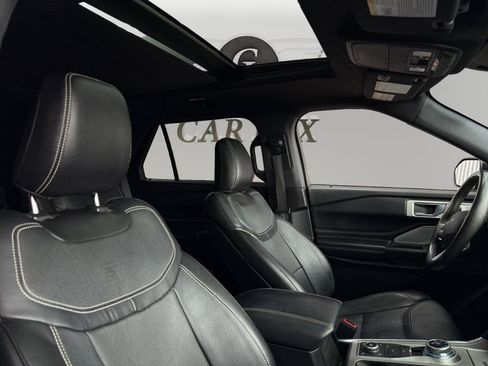 Used 2020 Ford Explorer ST w/ ST Street Pack image 14