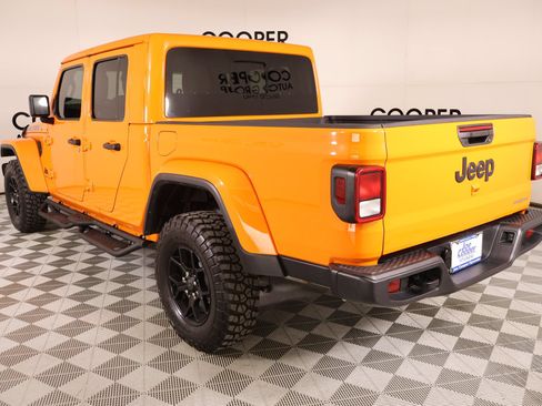 Used 2025 Jeep Gladiator Sport AWD/4WD image 23