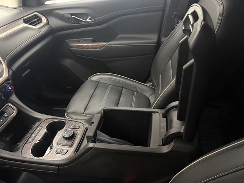 Used 2022 GMC Acadia Denali w/ Denali Ultimate Package FWD image 30