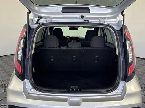 Used 2019 Kia Soul FWD image 23