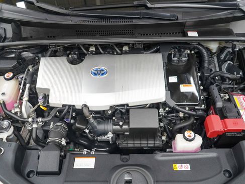 Used 2020 Toyota Prius XLE w/ Advanced Technology Package FWD image 29