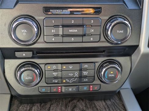 Used 2018 Ford F250 Lariat w/ Lariat Value Package image 28