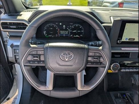 Used 2025 Toyota 4Runner TRD Off-Road image 8