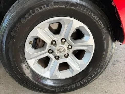 Used 2017 Toyota 4Runner SR5 RWD image 17