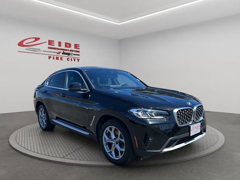Used 2025 BMW X4 xDrive30i AWD/4WD image 9