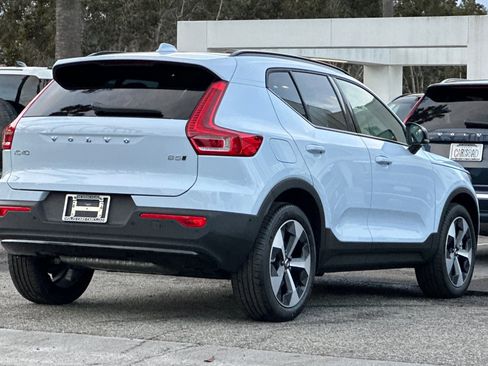 New 2026 Volvo XC40 B5 Plus w/ Climate Package image 5