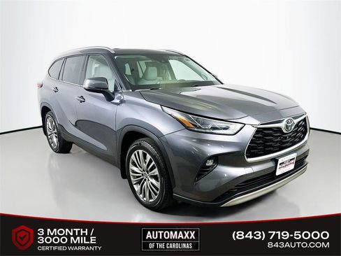 Used 2021 Toyota Highlander Platinum AWD/4WD image 1