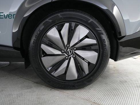 Used 2024 Nissan Ariya AWD image 9