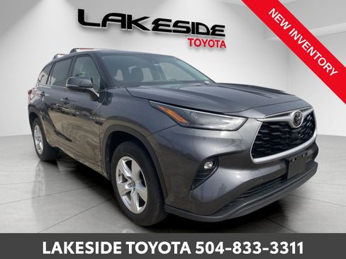 Used 2023 Toyota Highlander LE image 8