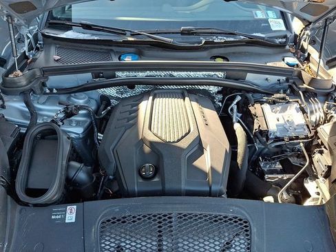 Certified 2026 Porsche Macan AWD/4WD image 32